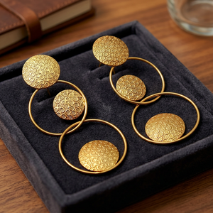 La Mejor Oferta del 2025 para Mujer: Aros de Perlas de Agua Dulce Plateados con Diseño Geométrico Moderno y Atrevido, Ligeros - Product Image 3
