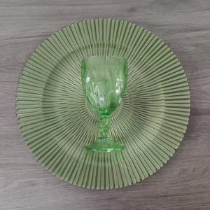 Piring Alas Kaca Bergaris Warna 33cm 13inci dengan Set Gelas untuk Acara Pernikahan dan Pesta - Product Image 5