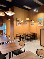 Chaises de restaurant modernes et durables en bois massif sur mesure pour usage commercial dans les cafés, hôtels, salons, tables et ensembles de mobilier de salle à manger