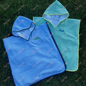 Copricostume Estivo in Seersucker con Cappuccio per Neonata, Ricamo Abbinato e Volant in Tessuto Spugna - Product Image 2