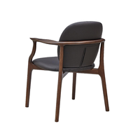 Chaise de salle à manger en bois massif, rétro, élégante, légère et luxueuse, pour usage domestique, durable, simple, design.