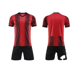 Nome personalizzato e numero di calcio uniforme 100% poliestere rapido asciutto maglia da calcio rossa traspirante per gli uomini e i bambini