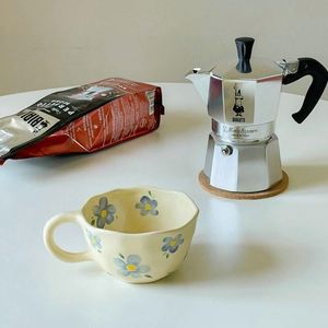 Tazas de Café de Cerámica Hechas a Mano de Estilo Nórdico Personalizadas, Capacidad de 400 ml, Diseño Floral de Lujo, Asa con Impresión por Transferencia Térmica, Venta al por Mayor - Product Image 4