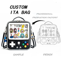 Sac bandoulière Ita Bolsa rose tendance en forme de boîte de jeu, personnalisable en gros, avec fenêtre transparente pour l'affichage de pins d'anime, pour convention d'anime