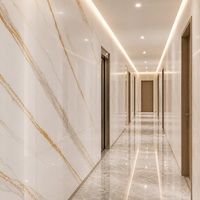 Panneau mural en marbre UV WYRAX 1220x2440mm 3.2mm Blanc Or Calacatta Haute Brillance Étanche pour Fond TV, Appartement, Couloir