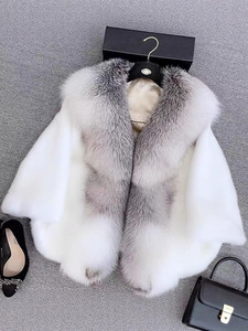 Boléro élégant en vraie <span class=keywords><strong>fourrure</strong></span> de vison avec col en <span class=keywords><strong>fourrure</strong></span> de renard argenté, veste de luxe en <span class=keywords><strong>fourrure</strong></span> véritable pour robe de soirée, mariage, ou comme écharpe en <span class=keywords><strong>fourrure</strong></span>. - Product Image 2