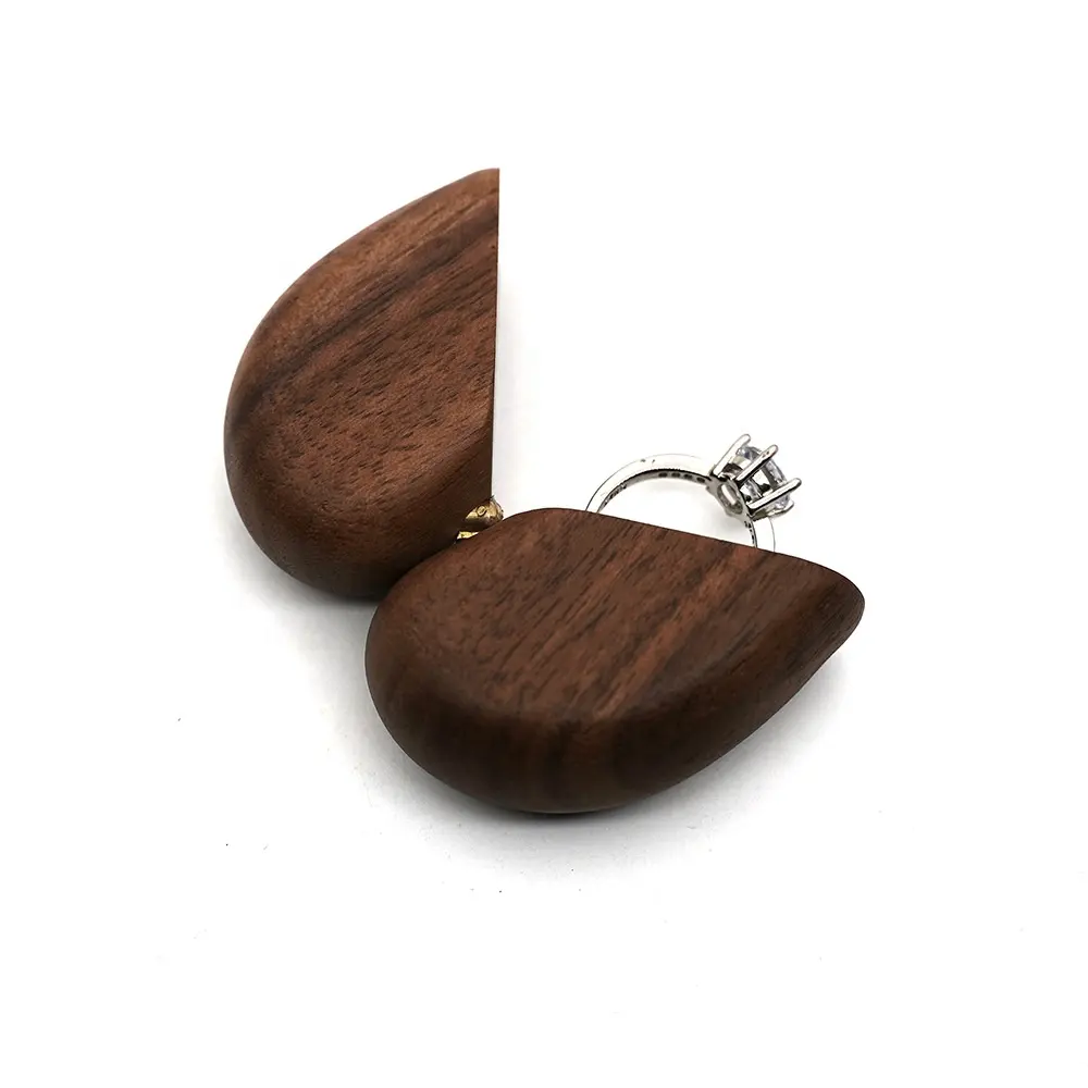 Caja de anillo de amor Anillo de compromiso Grabado Productos hechos a mano Caja de colección Joyero de madera maciza Bolsa de OPP negra 001 Madera de nogal