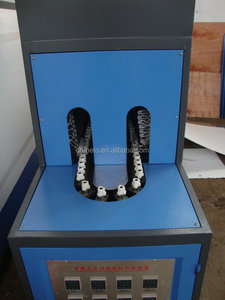 Máquina semiautomática para hacer botellas de plástico, máquina para hacer botellas de agua mineral pet de 550ml, 2 cavidades, con <span class=keywords><strong>certificado</strong></span> CE - Product Image 3