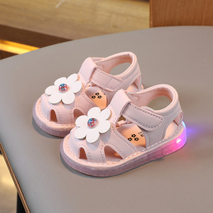 Sandales d'été pour bébé fille, style princesse Baotou, avec lumières LED, semelles souples, pour la marche - Product Image 3