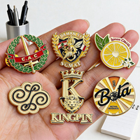 Pin de Solapa de Aleación de Zinc Fundido a Presión, Estilo Mixto con Esmalte Suave y Diseños Florales Heráldicos Surtidos, OEM de Fábrica