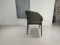 Chaise de salle à manger rembourrée haut de gamme en gros, ergonomique, dossier haut, pieds en métal, housse amovible, design européen moderne pour salles à manger domestiques