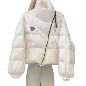 Nouvelle veste courte zippée en toile coupe-vent pour <span class=keywords><strong>femme</strong></span>, chaude pour l'hiver, design coréen, moelleuse, écologique, ample, en polyester, noir et blanc - Product Image 1