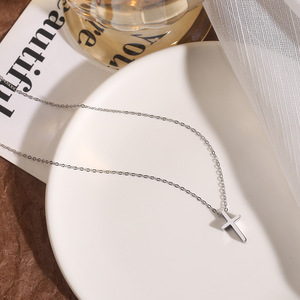 <span class=keywords><strong>Collier</strong></span> avec pendentif <span class=keywords><strong>croix</strong></span> classique en acier inoxydable, plaqué or et <span class=keywords><strong>argent</strong></span>, bijoux religieux minimalistes pour hommes et femmes - Product Image 5
