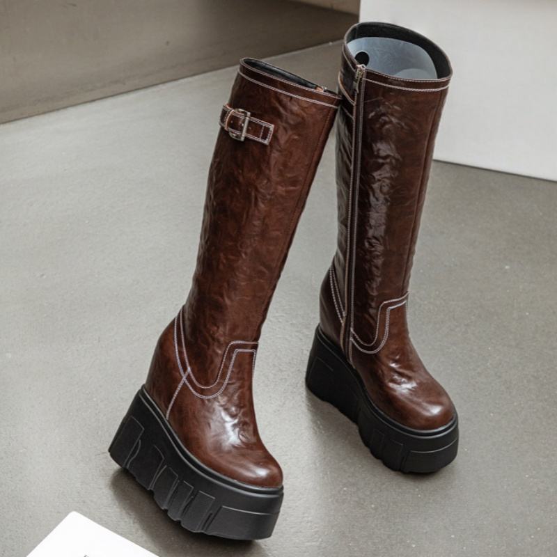 สีน้ำตาล