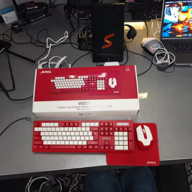OEM Custom Logo 3-in-1 Wireless Gaming Keyboard Combo with Mousepad Keyboard and Mouse Combo Wireless for PC Computer Laptop