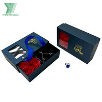 Boîte à bijoux personnalisée avec logo imprimé, boîte cadeau de luxe avec 6 roses éternelles, design d'emballage de fleurs immortelles