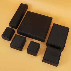 Caja de Joyería de Terciopelo de Lujo con Logotipo Personalizado de Fábrica, Caja de Joyería de Cuero PU Negro para Anillos, Pulseras, Collares, Colgantes y Pendientes - Product Image 6