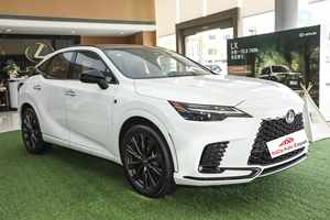 2025Lexus RX 300h F Sport Performance SUV nuovo motore AWD Turbo Diesel cambio automatico mano sinistra conducente nuova auto - Product Image 2