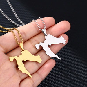 สร้อยคอแผนที่ประเทศโครเอเชีย ผลิตใน<span class=keywords><strong>โครเอเชีย</strong></span> ทำจากสแตนเลสชุบเงินและทอง 18K พร้อมจี้รูปธงชาติโครเอเชีย - Product Image 3