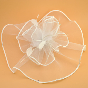 Sombrero Fascinador con Plumas y Flores para Carreras - Product Image 4