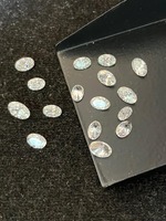 Diamantes Melee CVD HPHT Cultivados en Laboratorio, Forma Ovalada, Corte Excelente, Color VVS E, Perforados con Láser, 1 Quilate MOQ, Marca Excellent Jewels