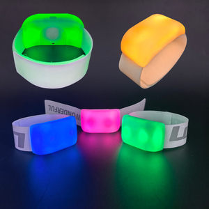 Pulsera LED de Nylon con Correa Mágica, Logotipo Personalizado, Control Remoto Inalámbrico DMX, 15 Colores, Pulsera Luminosa para Conciertos, Regalos y <span class=keywords><strong>Eventos</strong></span> - Product Image 5