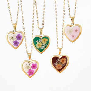 Handgemachte 18 Karat vergoldete herz getrocknete gepresste vergessen mich nicht Blume Foto Medaillon Edelstahl Schmuck <span class=keywords><strong>Memory</strong></span> Anhänger Halskette - Product Image 1