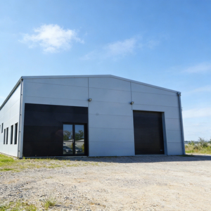 Entrepôt, atelier et hangar de stockage en structure métallique préfabriquée, style industriel moderne, à vendre - Product Image 2