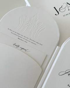 Set di Inviti Nuziali Spessi a Forma di Arco, Invito Pieghevole in Velluto per Matrimonio - Product Image 2