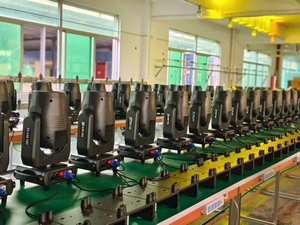 ไฟบีมฮาโลเจน 380W 1 ชิ้นใน 1 กล่อง 17R แบบเคลื่อนย้ายได้ ควบคุมด้วยเสียง DMX512 ควบคุมสี RGBW 8500K สำหรับงานดีเจ/งานอีเว้นท์ - Product Image 5