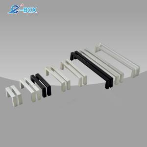 ZSTC C-BOX Schroff Nvent Poignée avant monobloc, largeur 12,2 mm, anodisé noir, 249 mm, interaxe 88 mm, 133,4 mm, 235 mm, 3U, 6U, 9U, 10501-029 - Product Image 4