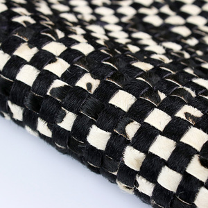 Autentica <span class=keywords><strong>pelliccia</strong></span> di mucca intrecciata in <span class=keywords><strong>vera</strong></span> <span class=keywords><strong>pelliccia</strong></span> su misura - Product Image 1
