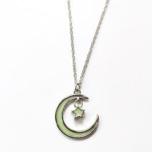 Fabricants En Gros Vert Lueur Dans L'obscurité Lumineuse Étoile de Lune Pendentif Collier - Product Image 5