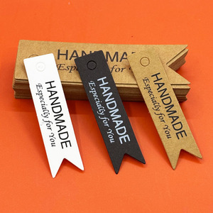 Etiquetas colgantes hechas a mano, etiquetas decorativas rectangulares con forma de cola de pez de papel Kraft para manualidades DIY, embalaje de regalos - Product Image 1