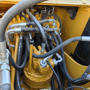 รถขุดตีนตะขาบมือสอง Caterpillar CAT320D รุ่นปี 2022 น้ำหนัก 20 ตัน บุ้งกี๋ 1 เมตร พร้อมปั๊มไฮดรอลิก แบริ่ง เครื่องยนต์ และเกียร์ จากโรงงาน - Product Image 6