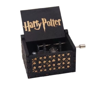 Caja de música de madera de haya al por mayor, adornos navideños hechos a mano para <span class=keywords><strong>el</strong></span> hogar, Canción de feliz cumpleaños, juego mecánico, logotipo grabado con láser - Product Image 4