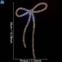 Transfert de strass Paon Éblouissant et Majestueux, Motif Paon à Fixation Thermocollante, Queue Complète en Éventail, Cristal Irisé pour la Décoration de Kaftans et Abayas