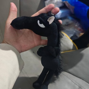 Llavero <span class=keywords><strong>de</strong></span> Peluche <span class=keywords><strong>de</strong></span> Caballo Negro <span class=keywords><strong>de</strong></span> Dibujos Animados, Llavero del Año del Caballo, Juguetes <span class=keywords><strong>de</strong></span> Peluche, Amuleto, Colgantes para Bolsos <span class=keywords><strong>de</strong></span> Mujer, Regalo para Niños - Product Image 1