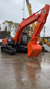 รถขุดมือสอง Hitachi ZX240LC น้ำหนัก 24400 กก. กำลัง 125 กิโลวัตต์ เครื่องยนต์ Isuzu CC-6BG1T บุ้งกี๋ขนาด 1.2 ลบ.ม. ชั่วโมงการทำงานต่ำ - Product Image 3