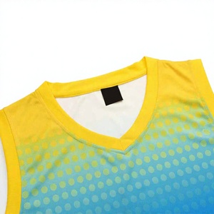 Nouvel ensemble d'uniformes de basketball unisexe, motifs d'impression par sublimation personnalisables, tailles adultes / jeunes, uniformes respirants et réversibles - Product Image 4