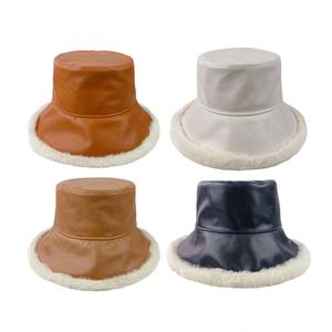 Chapeau de pêcheur en cuir PU noir lisse pour l'hiver, chapeau chaud vintage japonais en laine d'agneau, chapeau bob - Product Image 1
