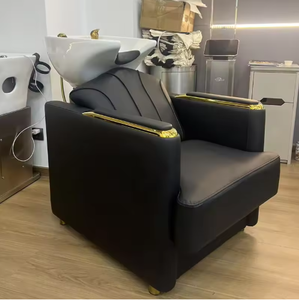 Chaise de shampooing de salon de luxe moderne blanche personnalisable, lavabo en céramique, cuir synthétique, accent doré, lit de shampooing inclinable pour barbier - Product Image 5