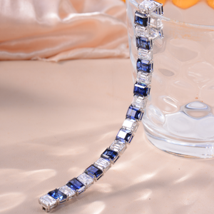 สร้อยข้อมือเทนนิสแบบวินเทจประดับไพลินสังเคราะห์จาก All Fashion Lab  ทำจากเงินสเตอร์ลิง ชุบทอง ชุบโรเดียม ผลิตโดยบุคคลที่สาม - Product Image 4