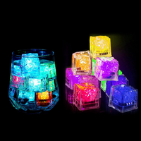 Cubetti Luminosi Liquidi Attivabili al Buio Impermeabili per Forniture da Bar, Decorazioni per Feste Estive e Matrimoni, Cubetti di Ghiaccio LED