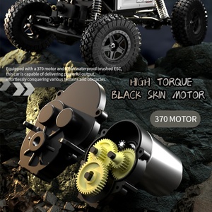 Voiture télécommandée tout-terrain avec moteur 370 à balais en carbone, véhicule RC tout-terrain SJY-C8808 1:18 2.4G, camion d'escalade, jouet cadeau - Product Image 5