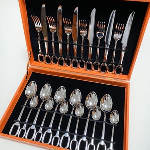 Ensemble de couverts en acier inoxydable 304 de style européen, personnalisé, très vendu, en argent, avec bagues décoratives - Product Image 1