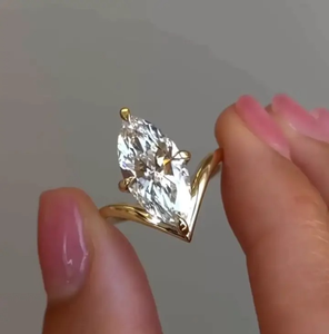 Anillo de compromiso solitario elegante de moissanita 925 con forma de marquesa en oro amarillo chapado, anillo de diamante de moissanita para venta al por mayor. - Product Image 3