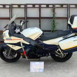Spring King VIP <span class=keywords><strong>650</strong></span> Edición Ejecutiva - Motocicleta de Turismo de Gran Cilindrada y Alto Rendimiento - Product Image 1