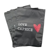 Sacs à fermeture éclair en plastique PE imprimés personnalisés pour les emballages alimentaires de vêtements Manipulation de surface gaufrée pour l'emballage de stockage de t-shirts