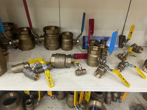 Vietnam OEM 1/2 ''600 WOG Válvulas de bola de latón sin plomo con mango SUS304 utilizadas en tuberías industriales de Plomería - Product Image 3